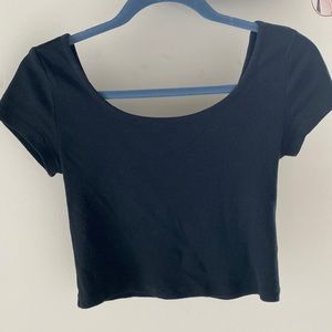 Black short sleeve crop top